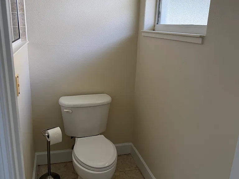 104 Oakwood Ave — Photo 22