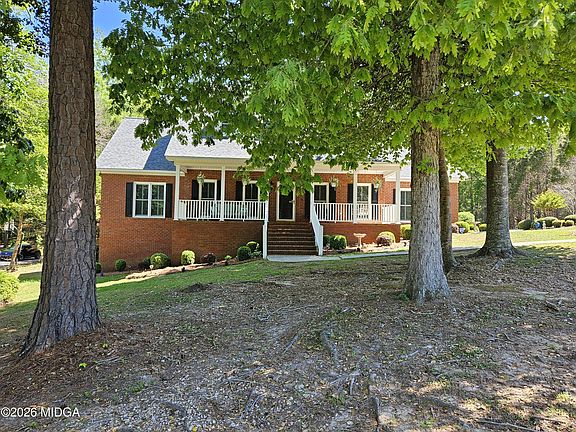 4th image of 200 Gates Rd