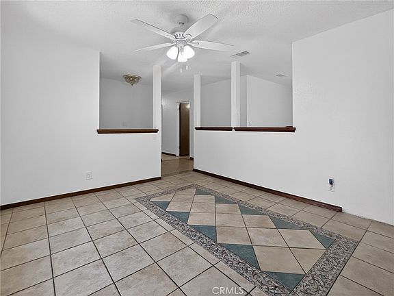 3rd image of 7451 Diamond St