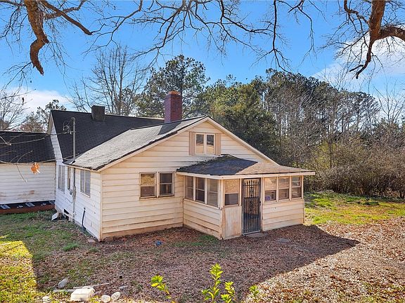 3rd image of 705 Old Seneca Rd