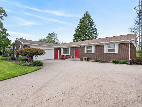 3rd image of 708 Arrowhead Dr