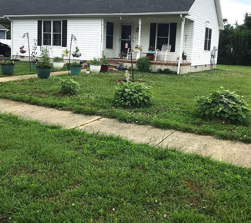 1st image of 102 Trinity Ct