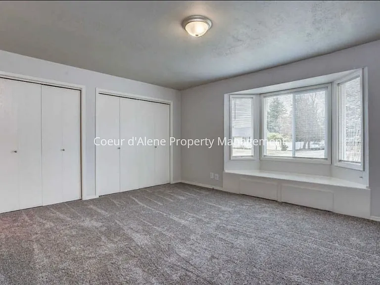 10230 N Hillview Dr — Photo 13