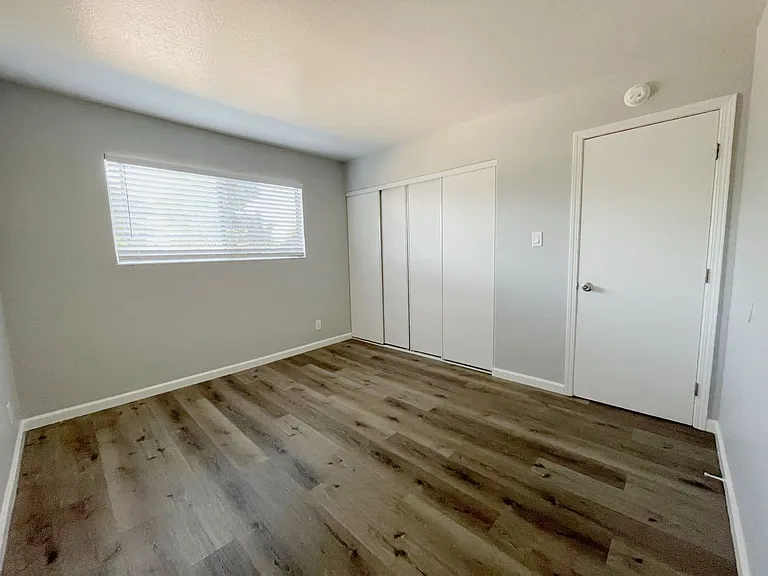 Lincoln Courtyards at 531 Glendora Avenue — Photo 22
