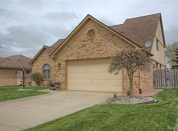 3rd image of 28833 Stonehenge Dr