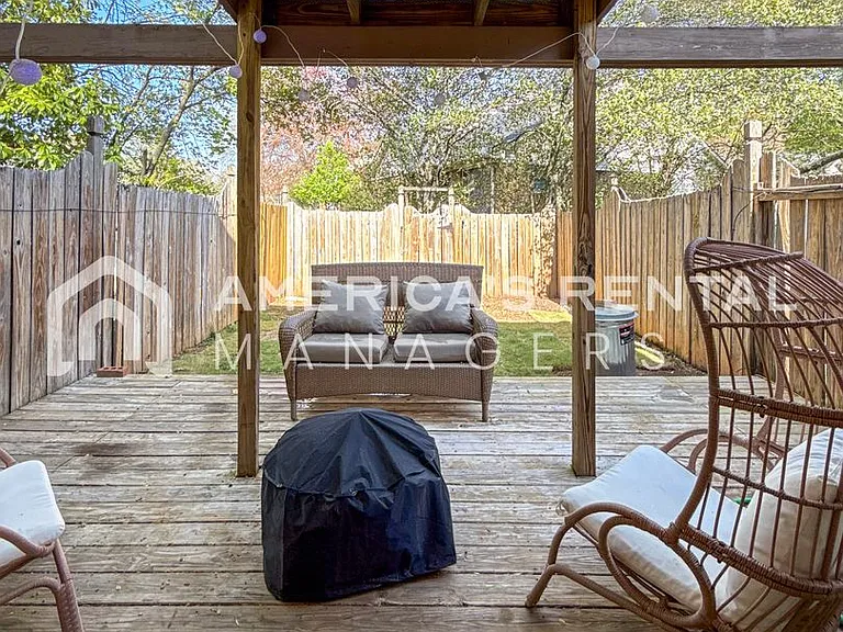 1219 Magnolia Pl — Photo 11
