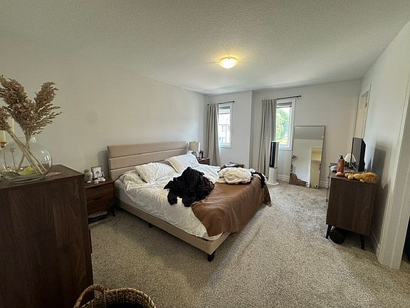 2nd image of 861 Edinburgh Dr