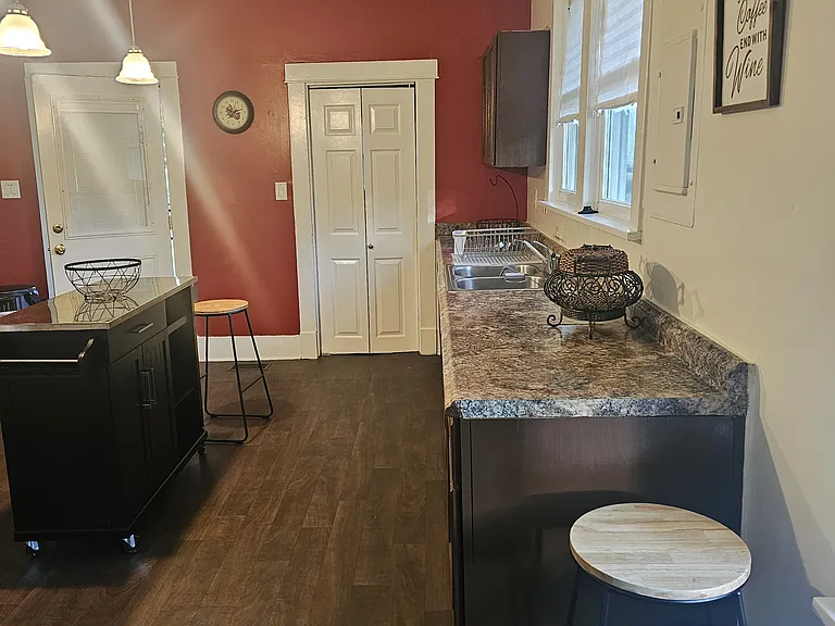 104 Washington Ave — Photo 7