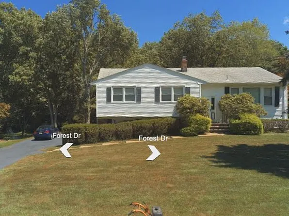 26 Forest Dr, Succasunna, NJ 07876