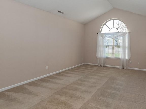 4th image of 1760 Stonewall Cir