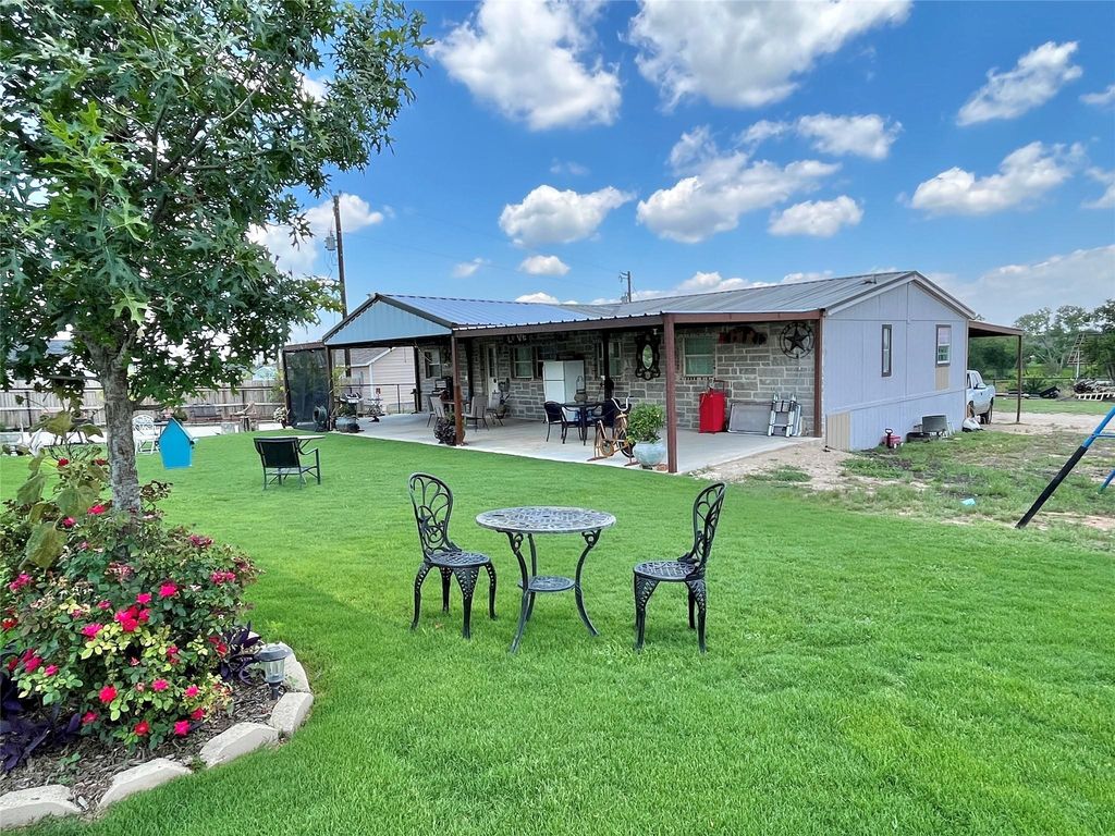 119 Overlook Trl, Azle, TX - View 2