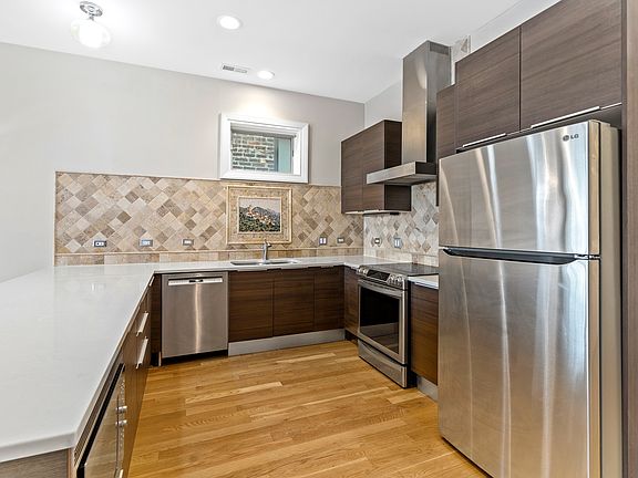 2nd image of 2424 W Chicago Ave #201