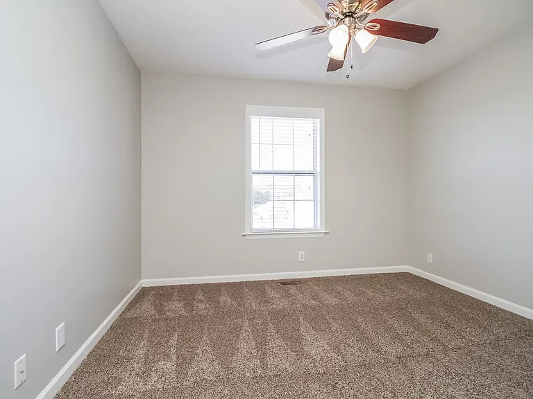 3261 Clapham Rd — Photo 10