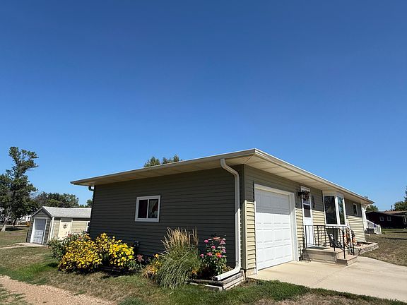 2nd image of 306 2nd St