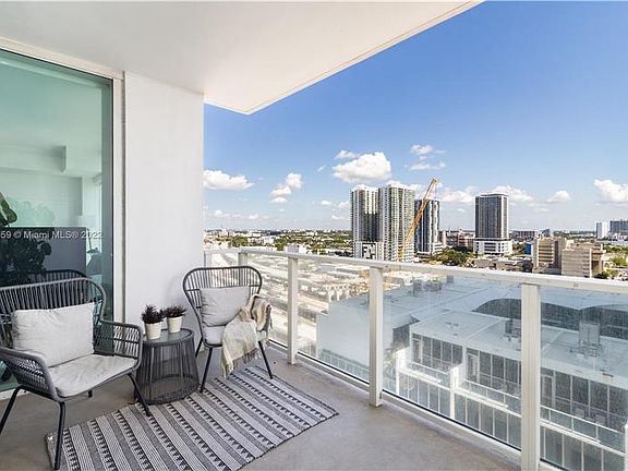 3rd image of 1040 Biscayne Blvd APT 1605