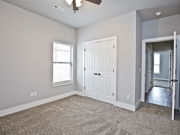 4th image of 308 Alder St