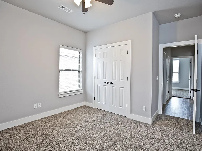 308 Alder St — Photo 4