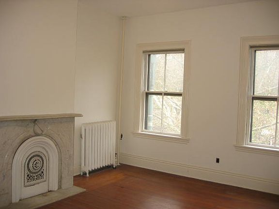 2nd image of 96 Elliot St #2