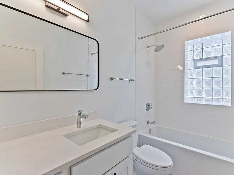 Karkif Lincoln LLC — Photo 17