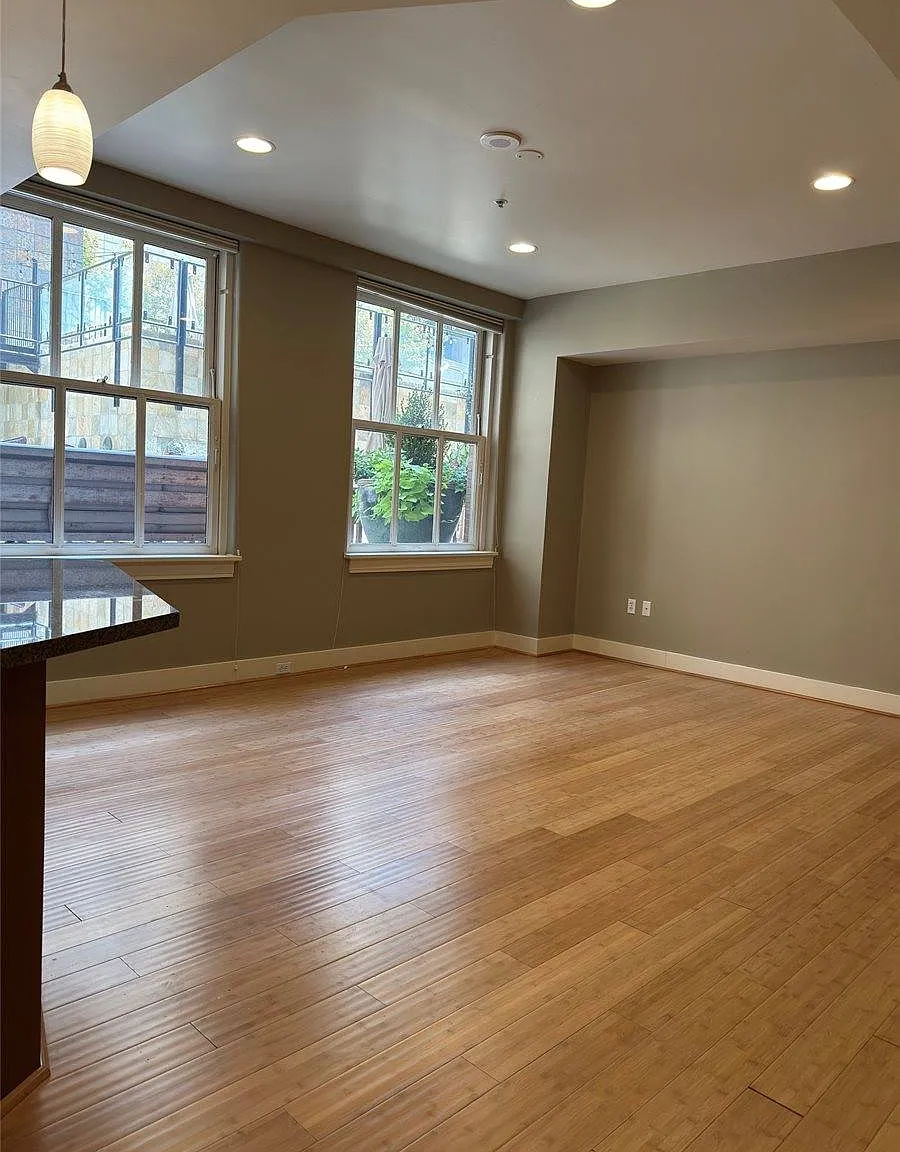 1 bed, 784 sqft, $1,700 — Photo 2