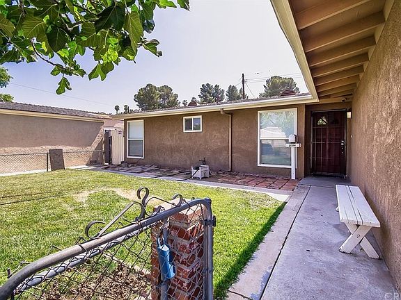 3rd image of 27314 Crossglade Ave