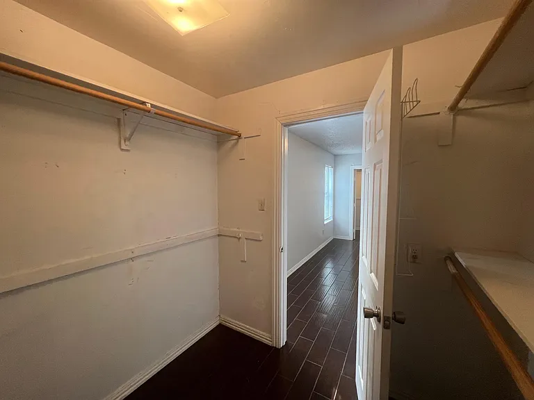 6004 Pinto Cir — Photo 27