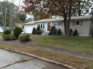 57 Wild Berry Dr, Cranston, RI 02920