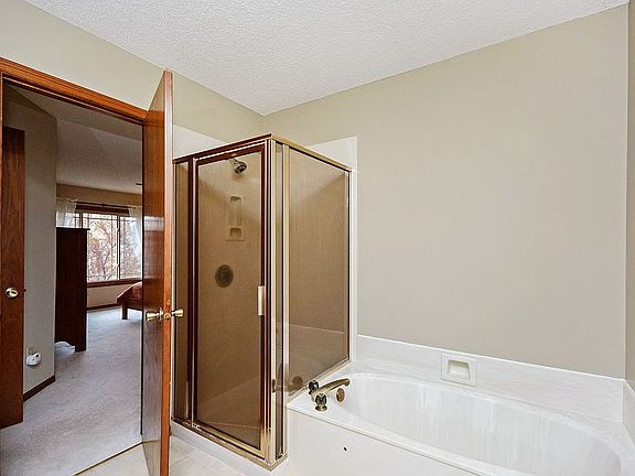 4th image of 4615 Lanewood Ln N