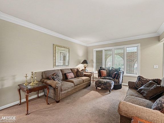 4th image of 13482 Perry Cir