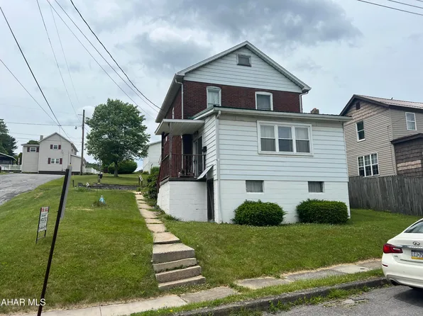 1296 Lloyd St, Nanty Glo, PA 15943
