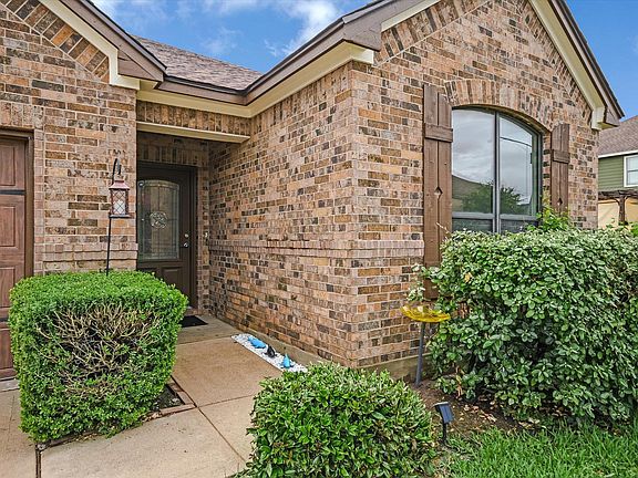3rd image of 14401 Naruna Way