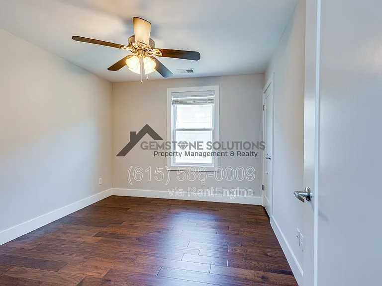 1917 Delta Ave — Photo 29