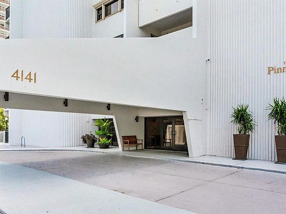 2nd image of 4141 BAYSHORE BOULEVARD #505