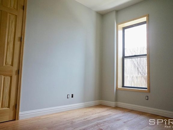 5th image of 440 Senator St APT 11