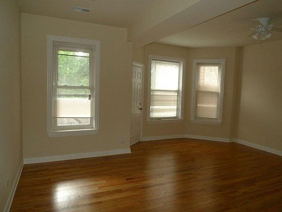 2nd image of 1260 W Leland Ave #1