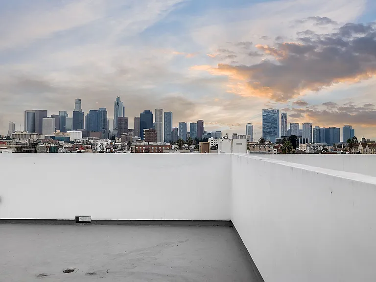825 Coronado — Photo 13