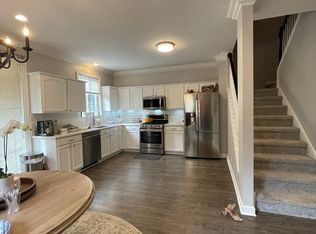 106 Neutrenton Ave, Elgin, IL
