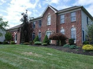 12 Alpaugh Dr, Asbury, NJ 08802