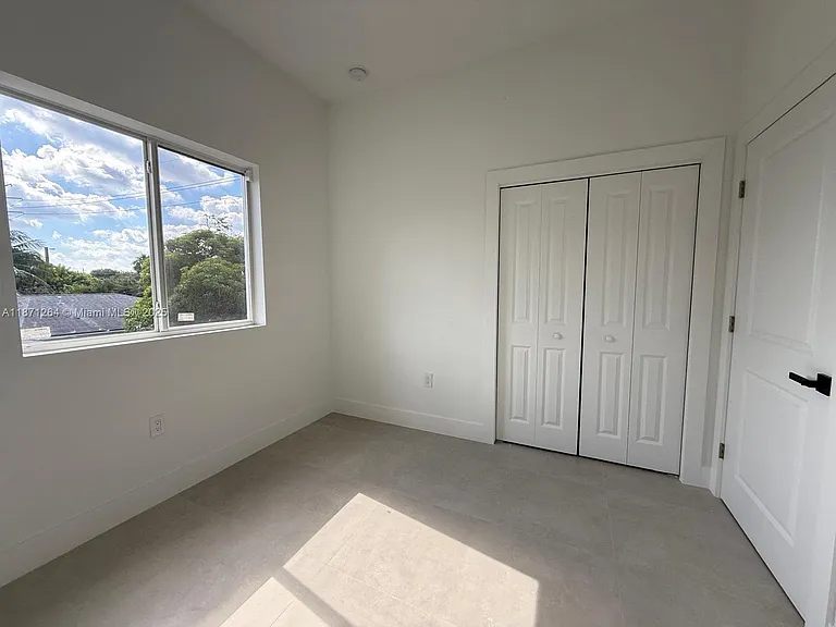 2788 NW 9th Pl — Photo 8