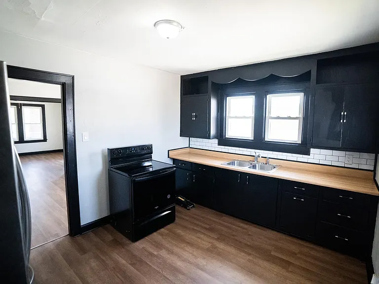 1144 Triplett St — Photo 10