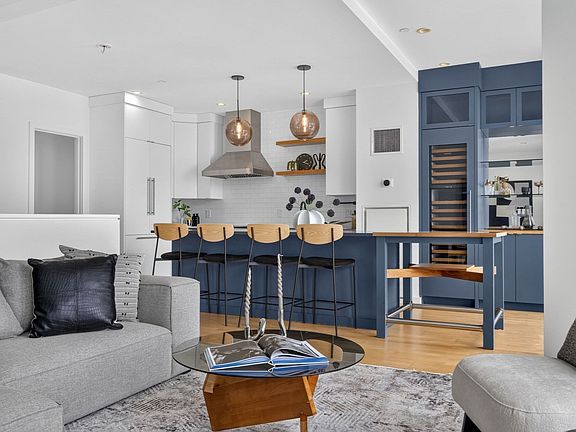 3rd image of 346-354 Congress St #604
