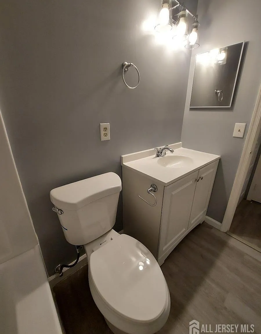 3 bed, 2.0 bath, $3,000 — Photo 4
