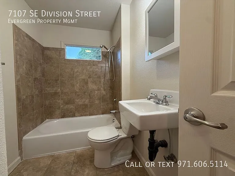 7107 SE Division St — Photo 12