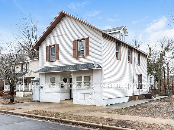 2nd image of 300 Monroe Ave #B