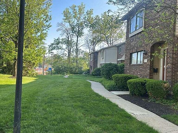 3rd image of 1373 S Waggoner Rd #6