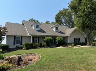 1112 Lake Road Dr, Cassville, MO 65625