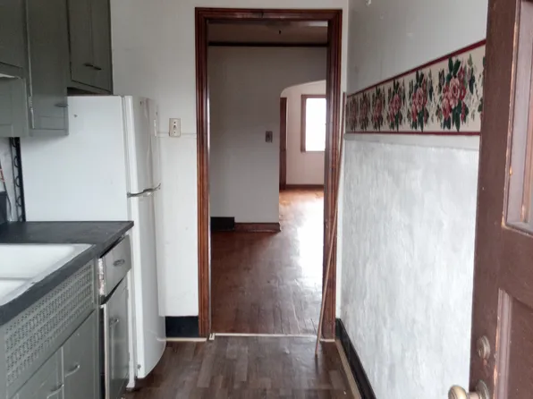 114 9th Ave, South Charleston, WV 25303