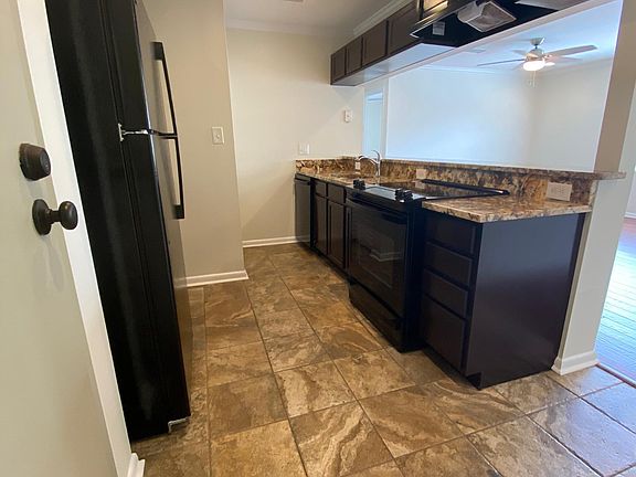 5th image of 325 Danube Ave Floor 2