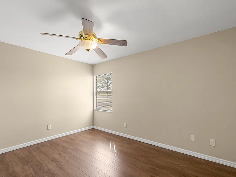 View of the second bedroom