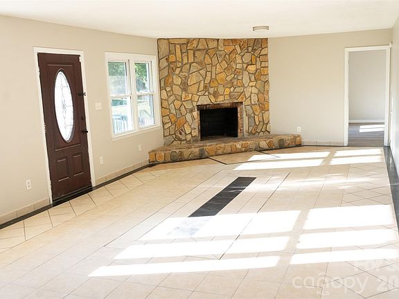 3rd image of 3014 Morgan Mill Rd